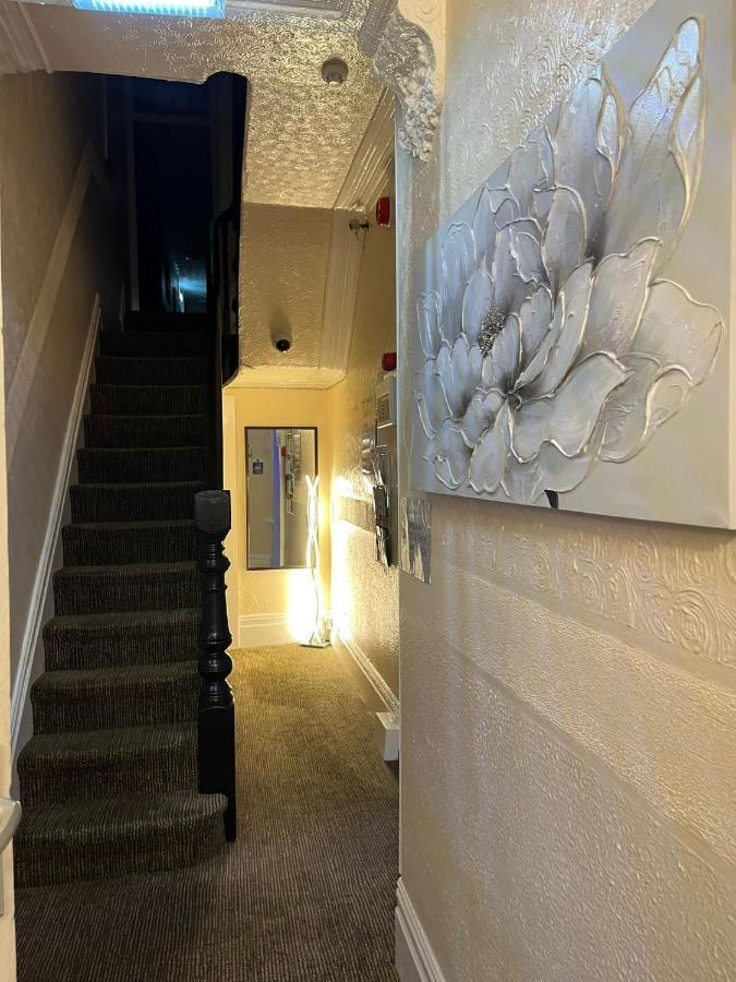 Clifton Private Hotel Blackpool Exterior photo